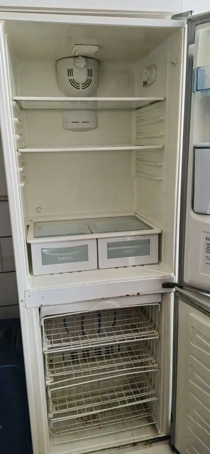 یخچال|یخچال و فریزر|قم, شهرک فاطمیه|دیوار