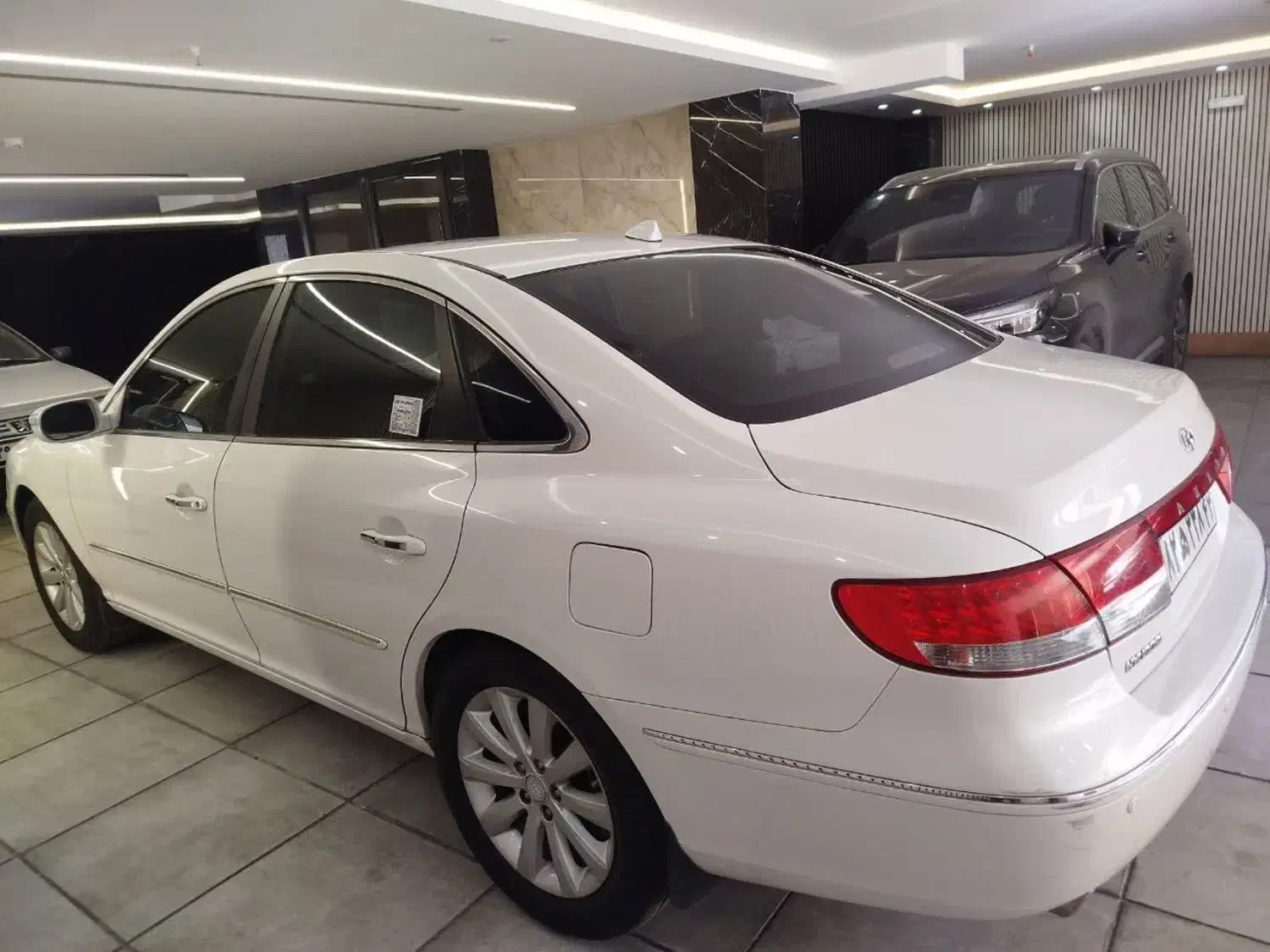 آزرا ۲۰۱۰|خودرو سواری و وانت|اصفهان, باغ گلها|دیوار