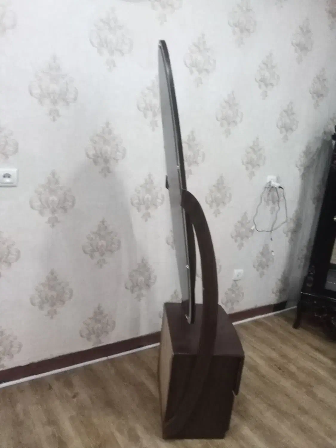 اینه ناخنی داخل هال رنگ قهوه ای|مبلمان خانگی و میز عسلی|مریوان, |دیوار