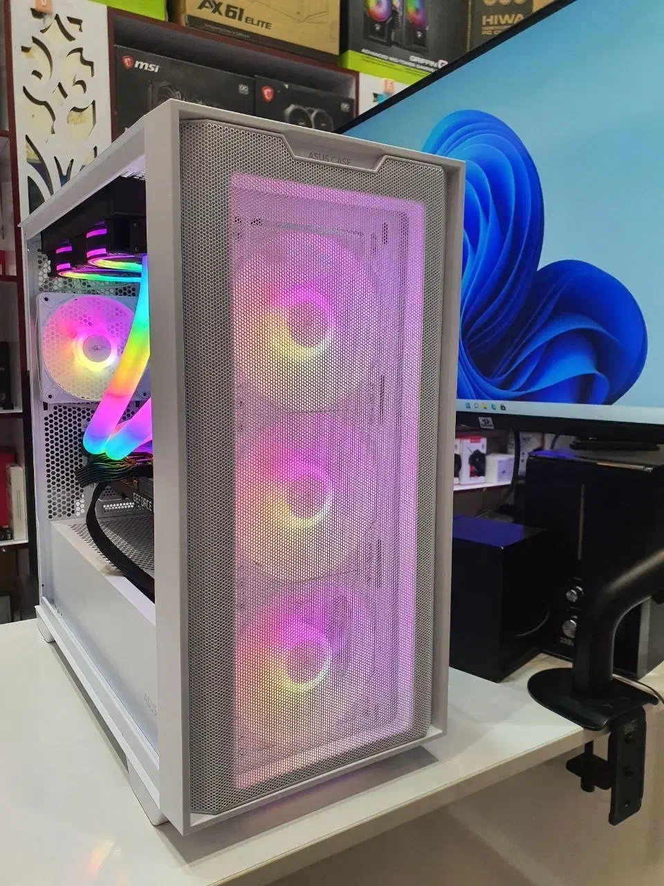 کیس گیمینگ سفید برای گیمرهای جدی|رایانه رومیزی|ملایر, |دیوار