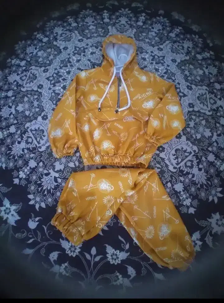 کابشن ولباس گرم|لباس|تربت‌حیدریه, ترمینال|دیوار