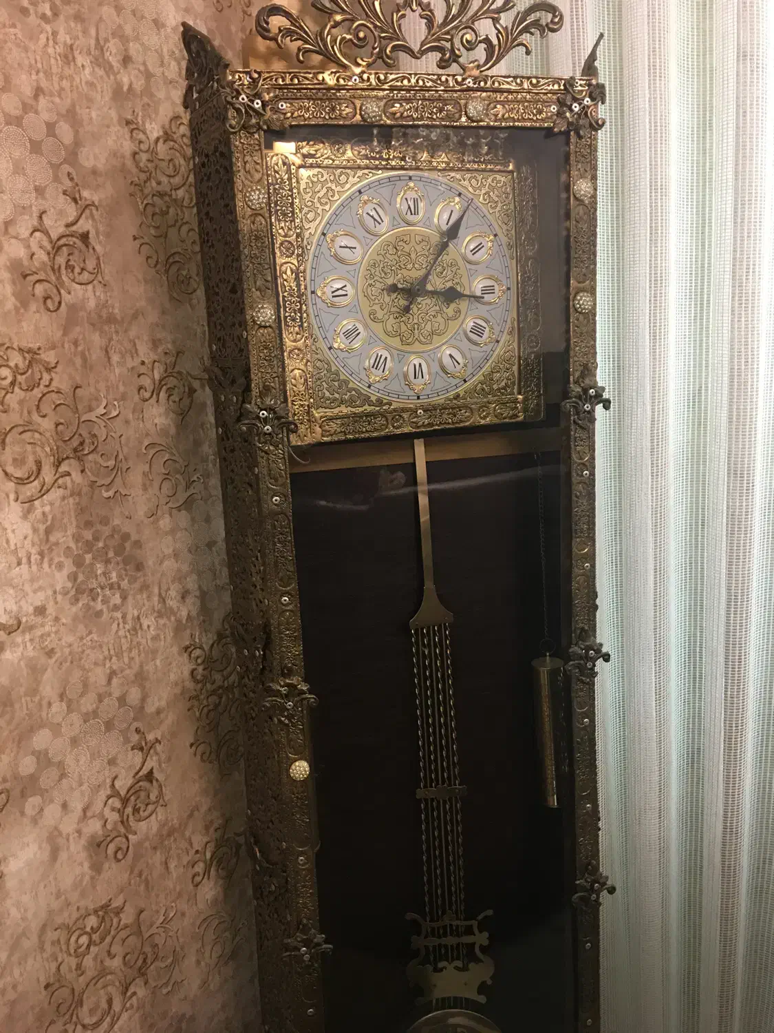 ساعت برنز و مبل تمام چرم ترکیه|مبلمان خانگی و میز عسلی|خوی, |دیوار