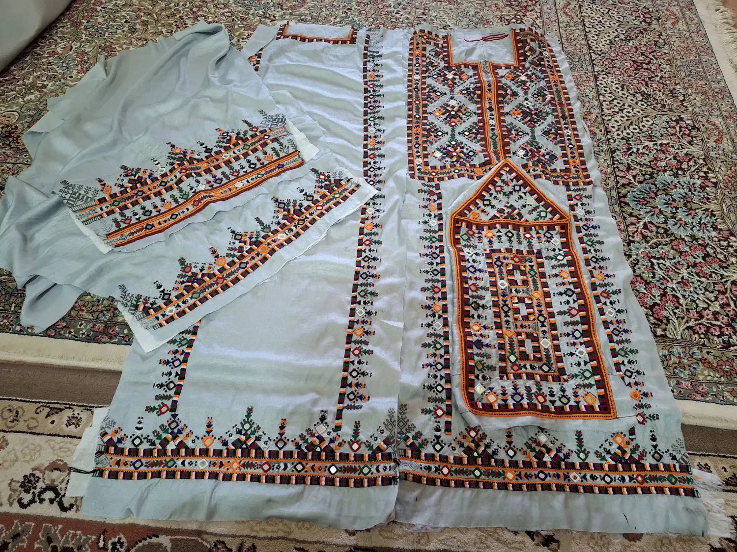 لباس دست دوز خوشکل دارم|لباس|چابهار, |دیوار