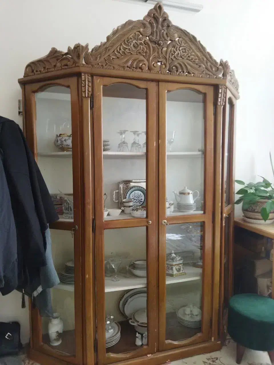 گنجه تمام چوب|بوفه، ویترین، کنسول|مشهد, رضاییه|دیوار