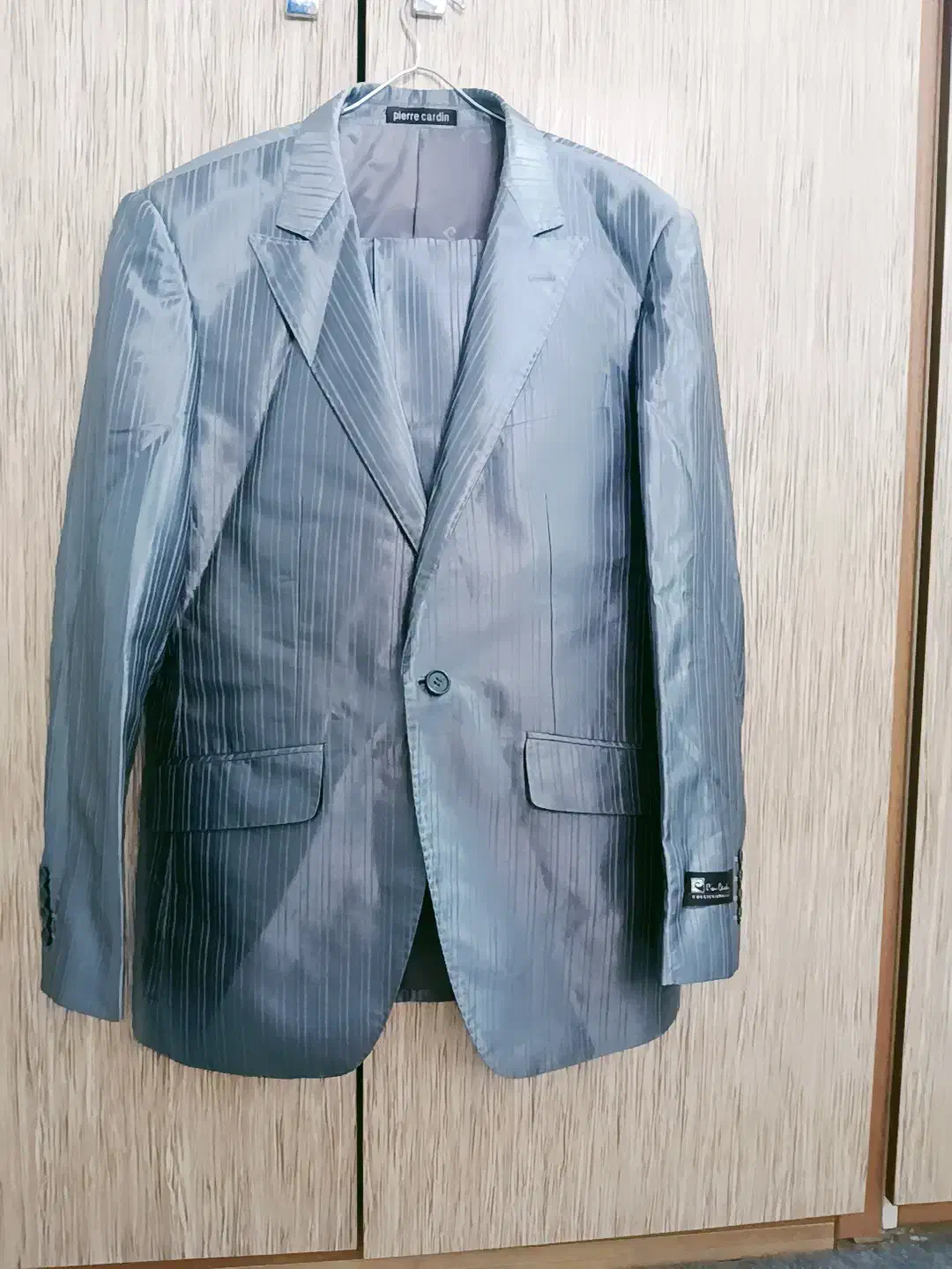 کت شلوار نو|لباس|خوی, |دیوار