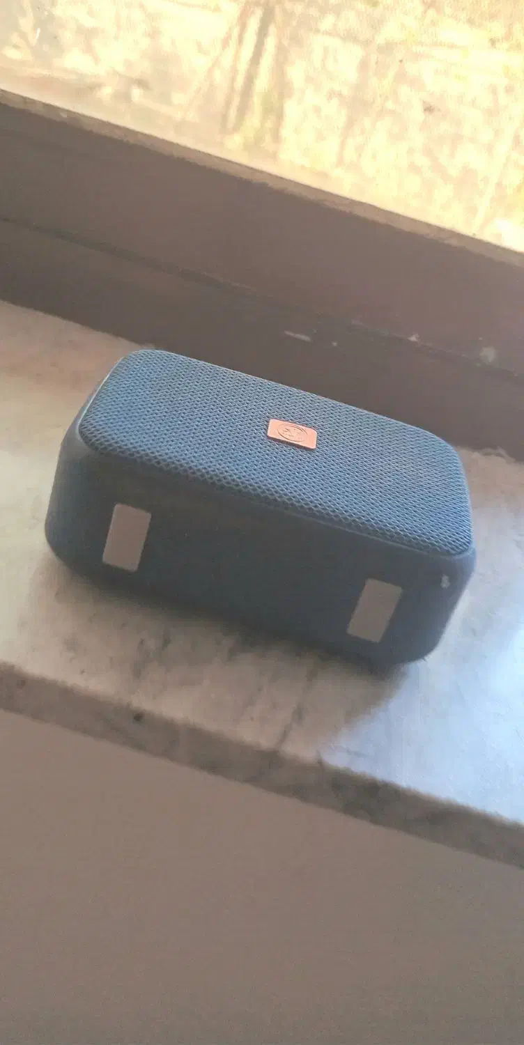 اسپیکر|پخش‌کننده همراه|سنگر, |دیوار