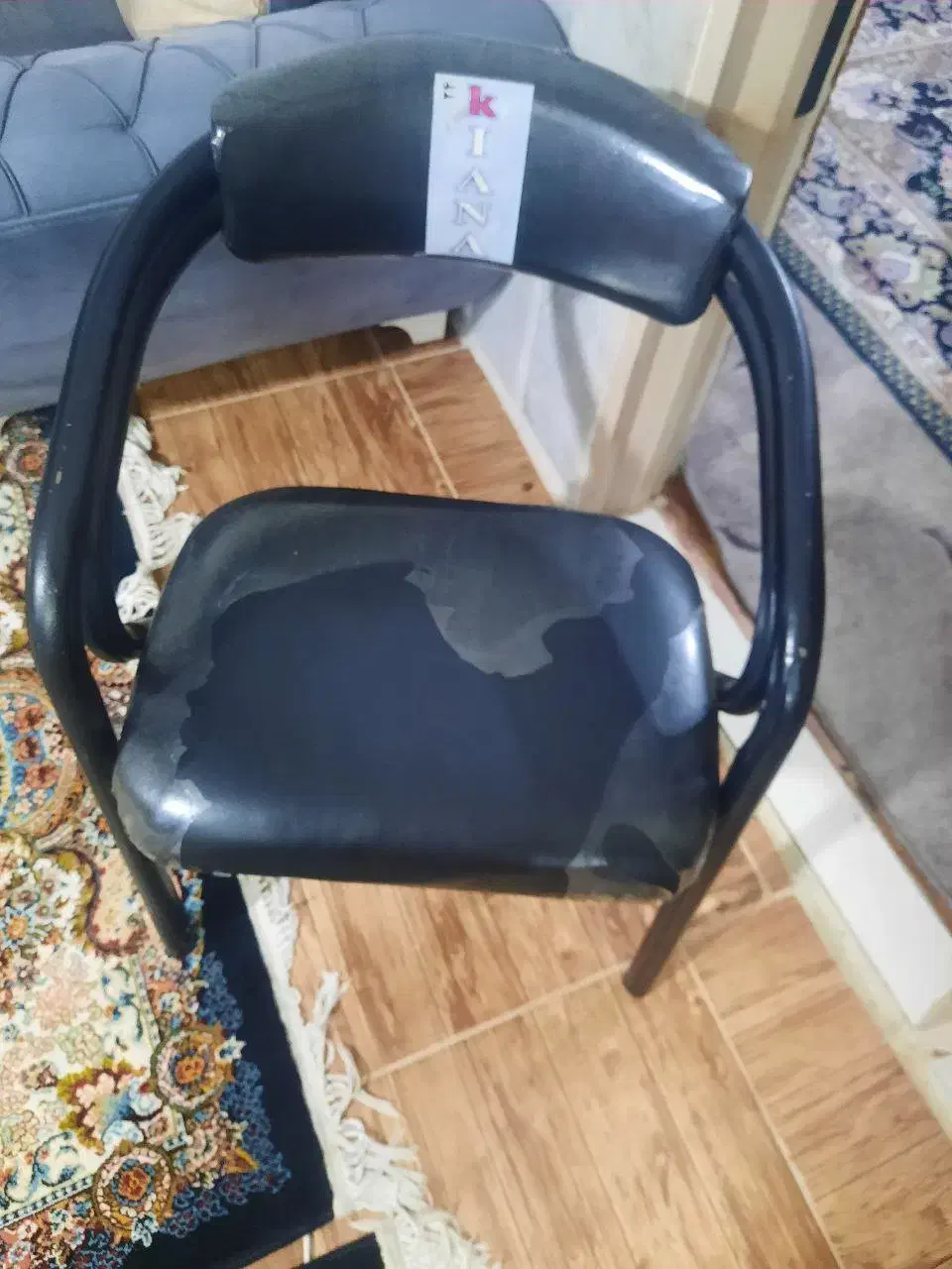 صندلی و گیره سال روسری|صندلی و نیمکت|نیشابور, گنبد سبز|دیوار