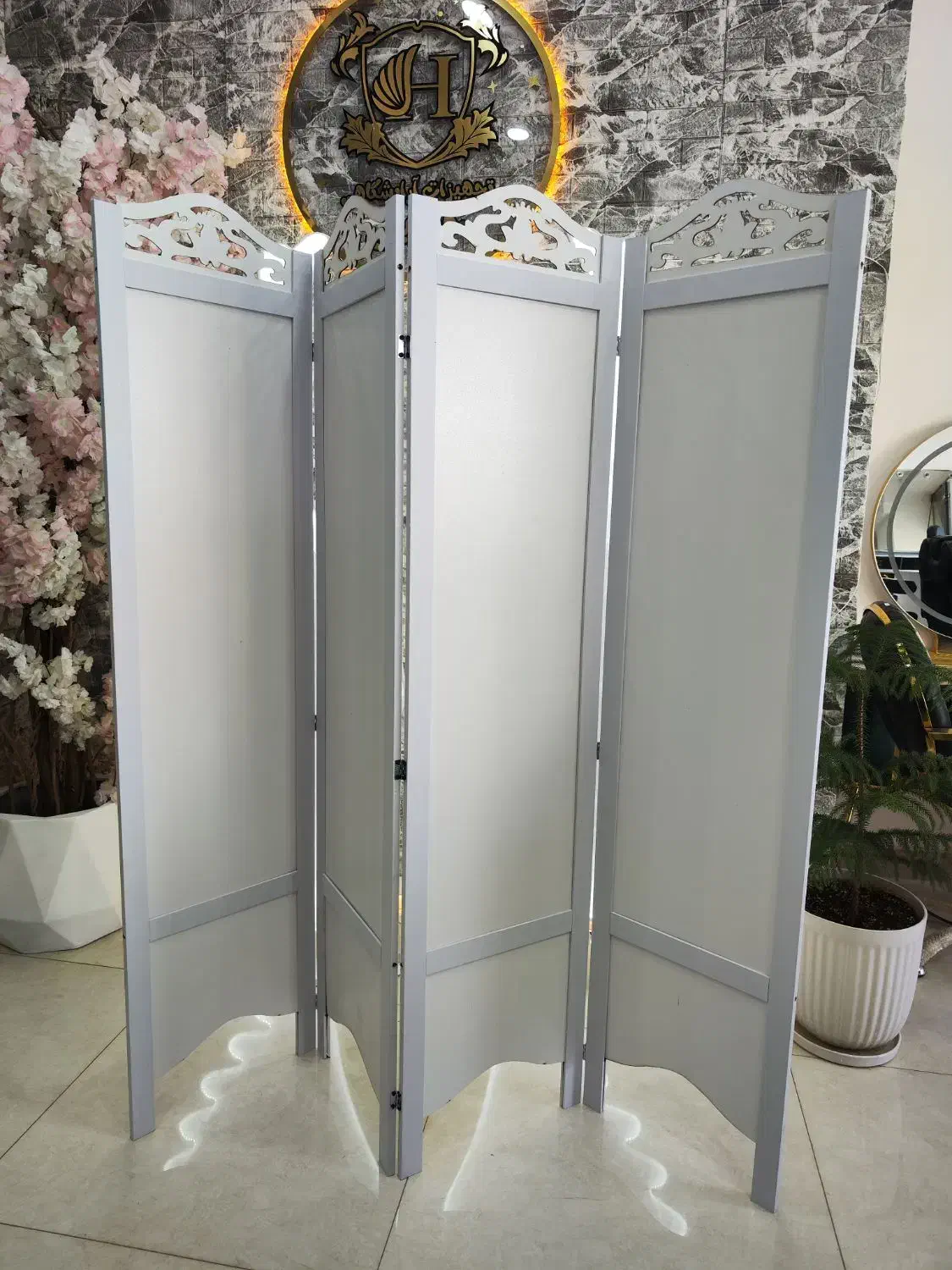 پارتیشن چوبی و صندلی ارایشگاهی|آرایشگاه و سالن‌های زیبایی|تهران, شهرک شریفی|دیوار