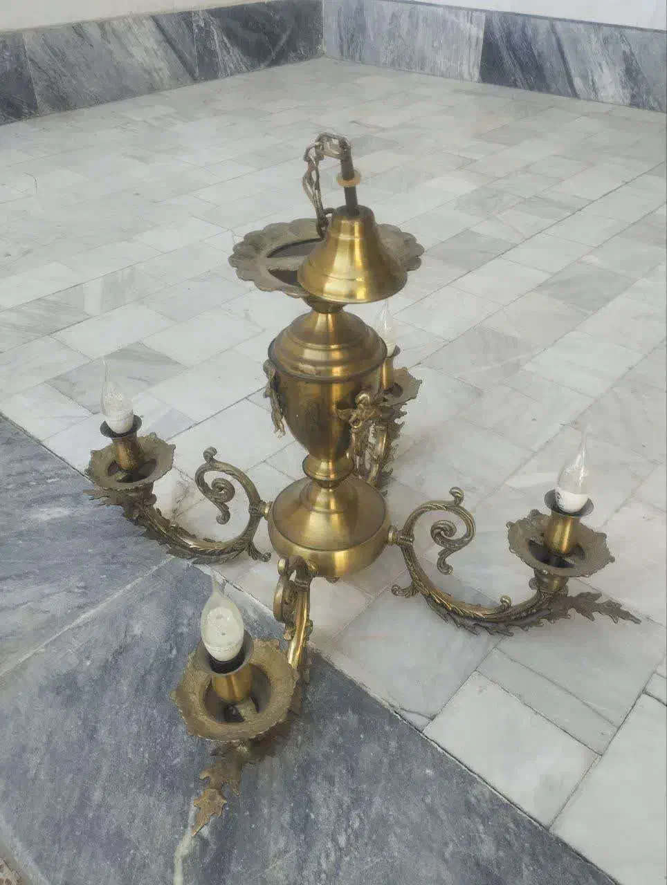 لوستر برنز اصلی قدیمی ۴ شاخه طرح فرشته|لوستر و چراغ آویز|خرمآباد, |دیوار