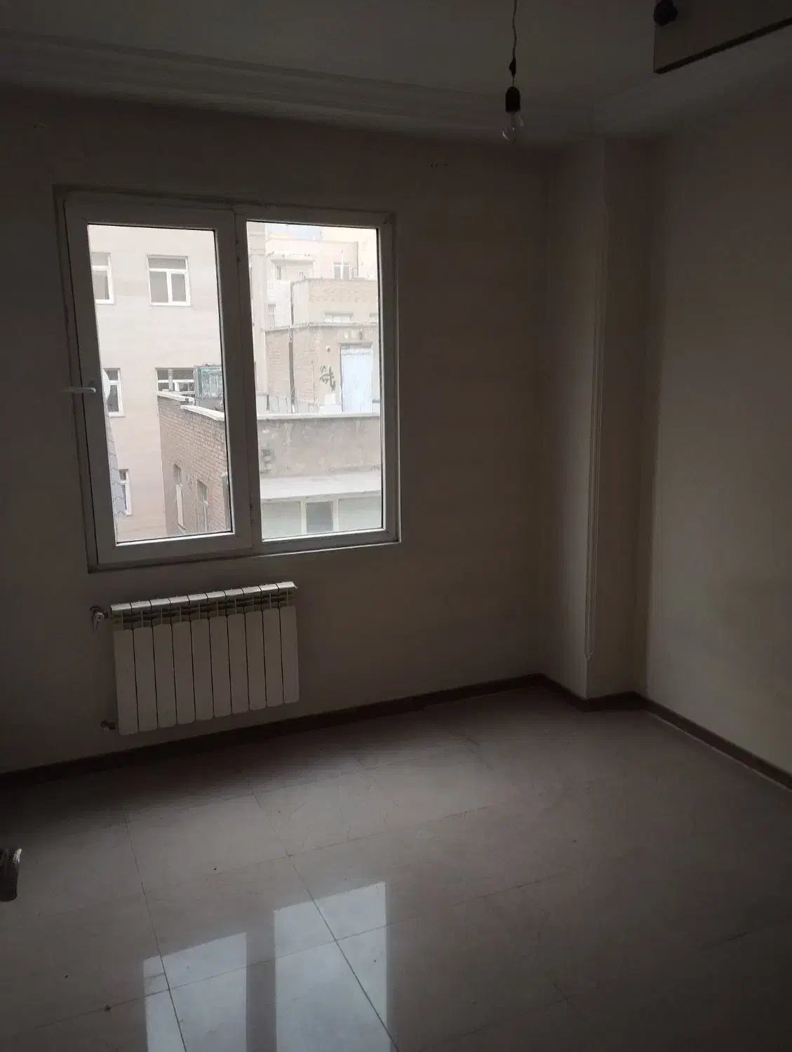 ۹۰ متری فول امکانات نورگیر مناسب