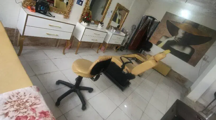 جذب همکار حرفه ای در سالن زیبایی|استخدام درمانی، زیبایی، بهداشتی|زابل, |دیوار