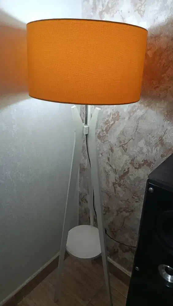 دکوری|چراغ خواب و آباژور|ری, شهادت|دیوار