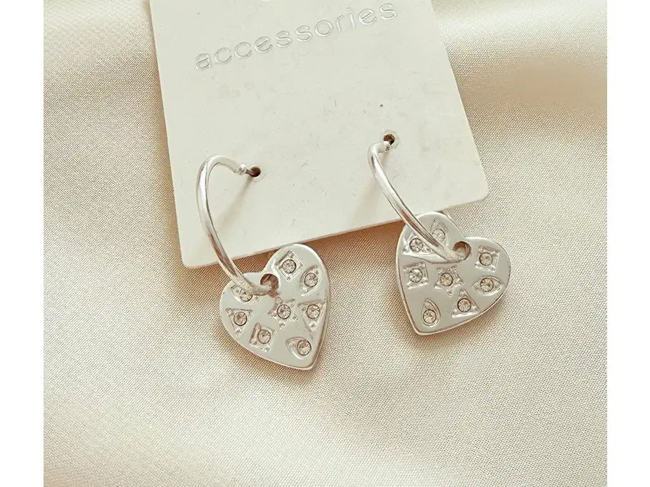 گوشواره حلقه ای آویزدار قلب نگین دار سفید زیبا|بدلیجات|رشت, گلباغ نماز|دیوار