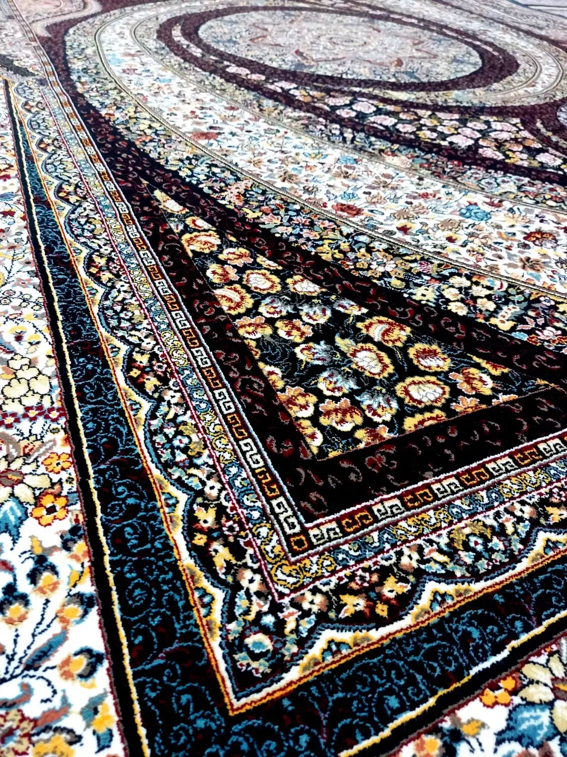 یک جفت فرش ۶متری ۷۰۰شانه تراکم ۳۰۰۰درحدنو|فرش|تبریز, |دیوار