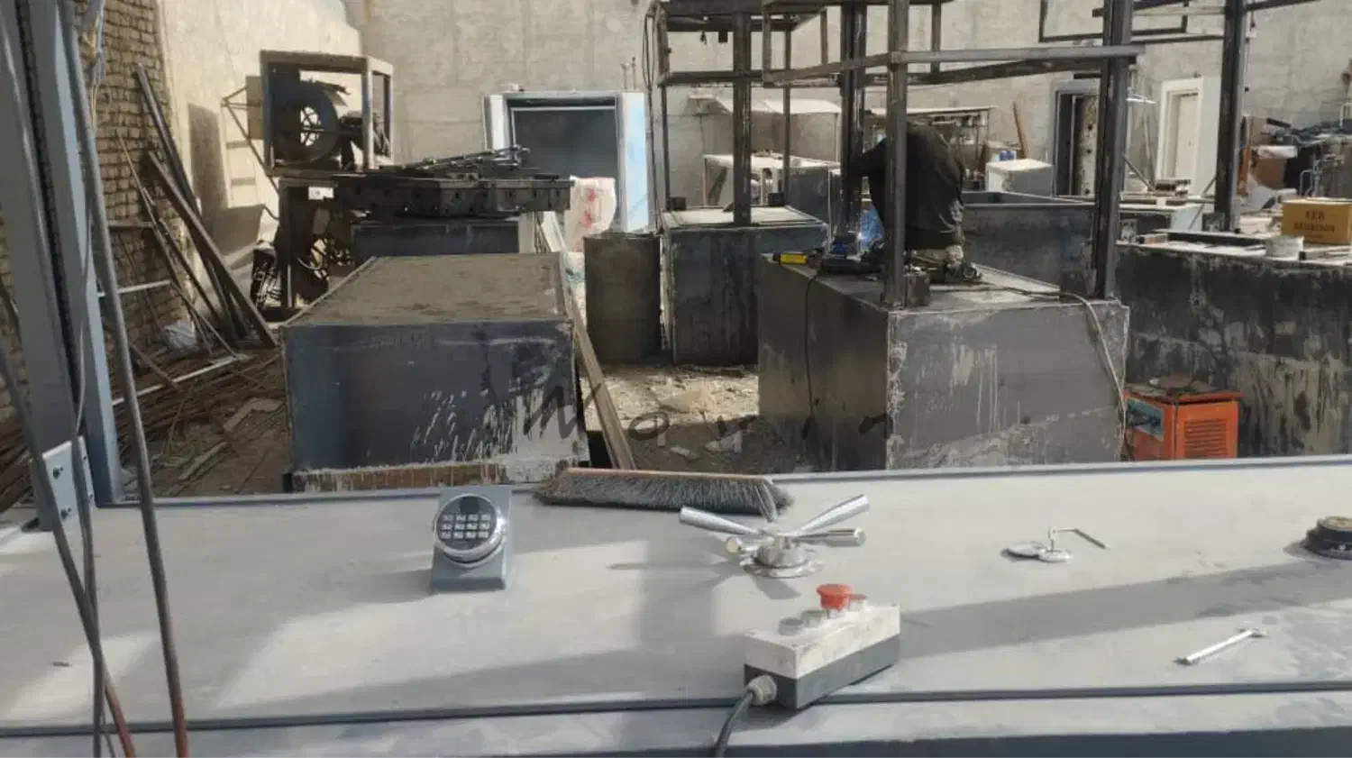 ساخت انواع گاوصندوق اسانسوری طلافروشی|ابزارآلات|ایلام, |دیوار