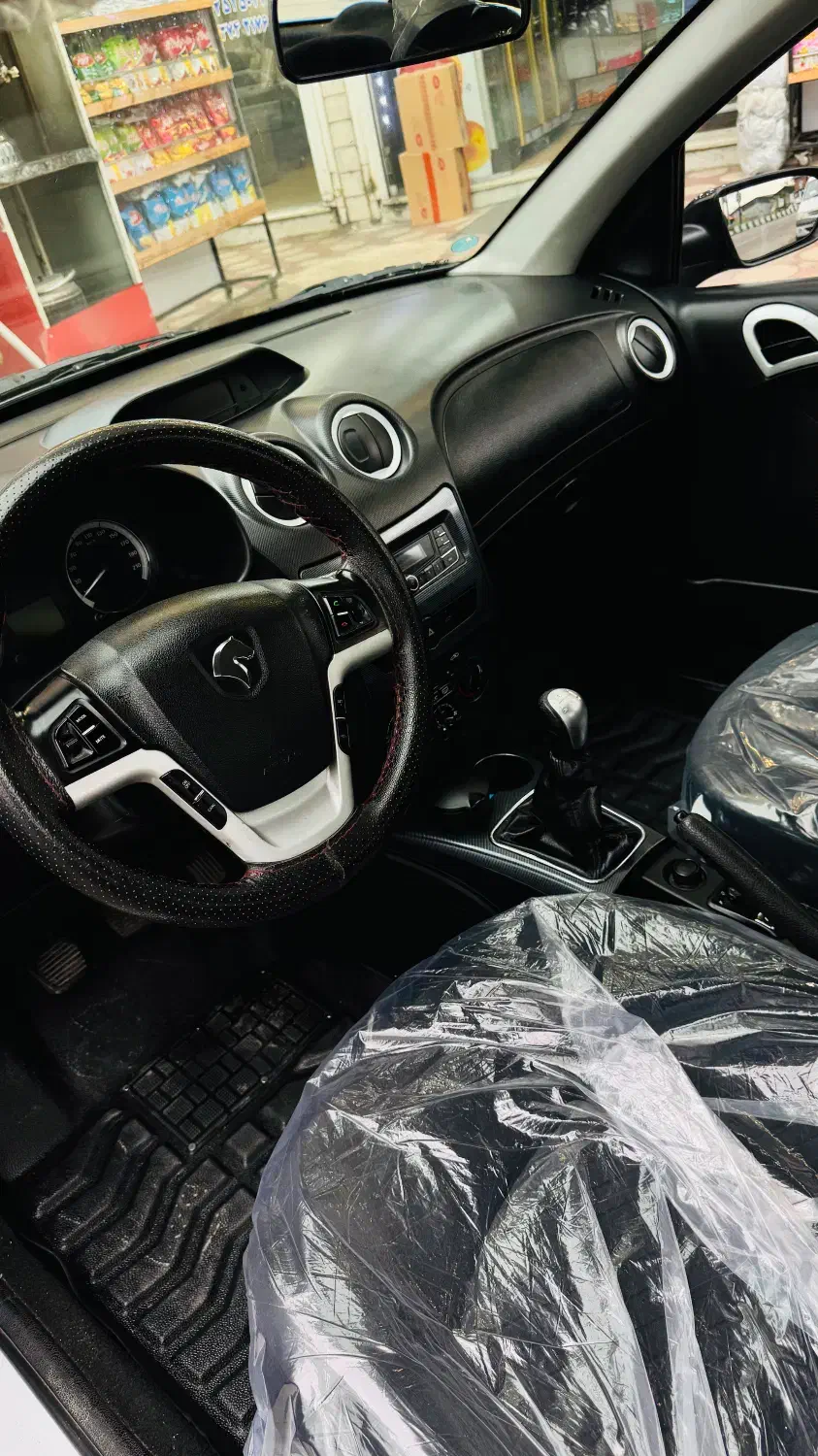 رانا پلاس 1401 در حد خشک|خودرو سواری و وانت|رشت, منظریه|دیوار