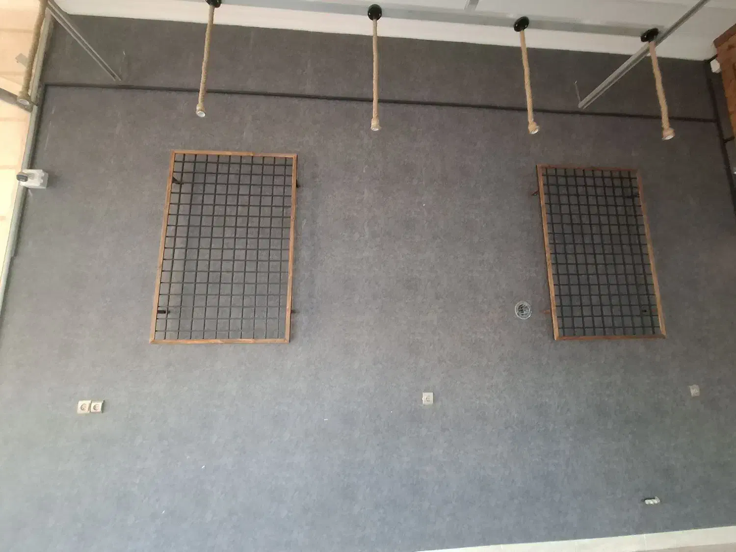 فروش .مبل چرم چستر.لوستر چوبی .دکور دیواری|لوستر و چراغ آویز|یزد, |دیوار