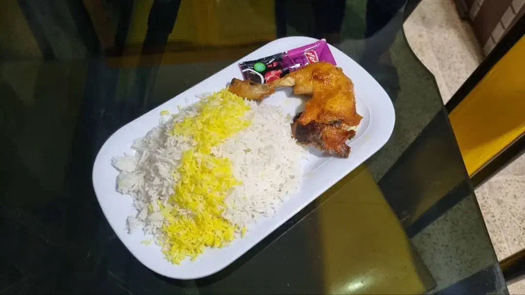 دونفر خانم جهت کار در رستوران|استخدام خدمات فروشگاه و رستوران|آشخانه, |دیوار