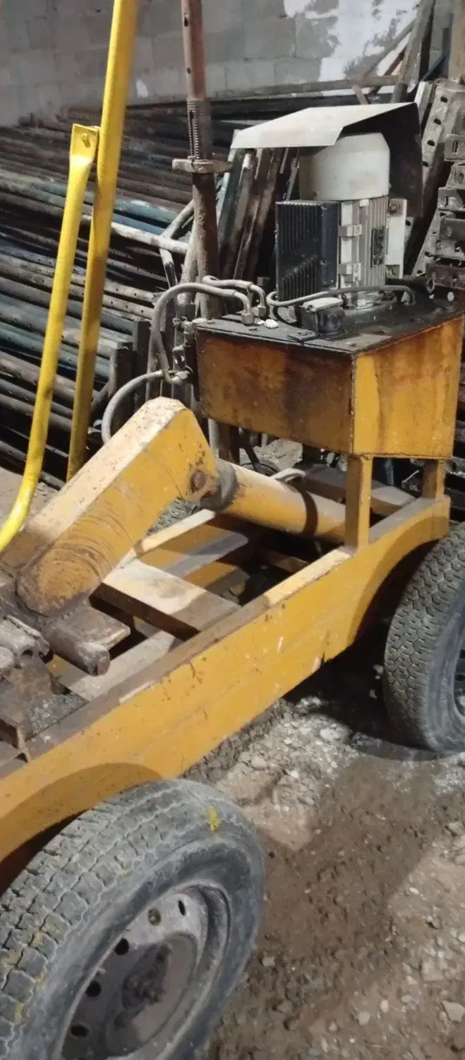 قیچی|ابزارآلات|رشت, نخودچر|دیوار