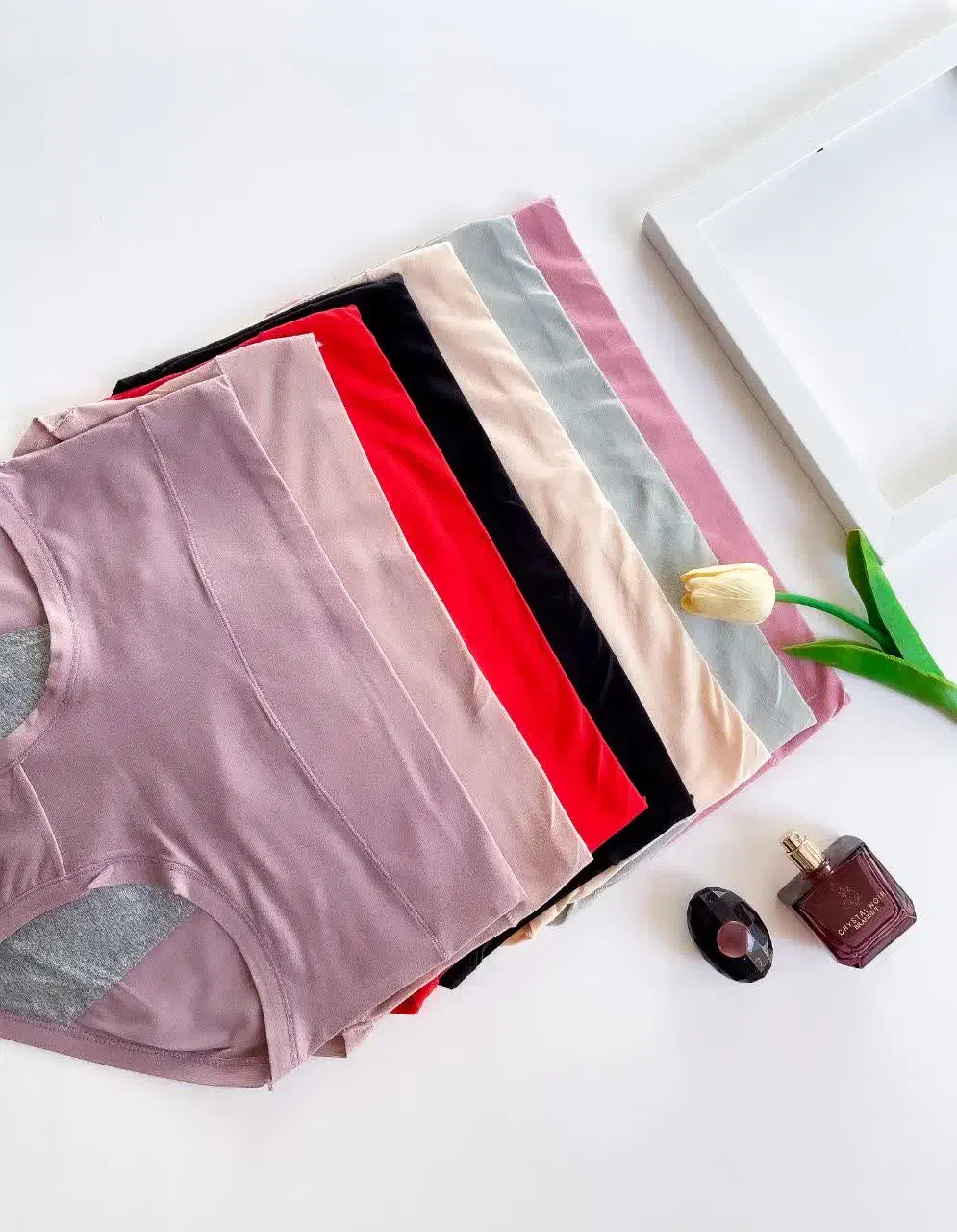 شورتکس یا همون شورت پریودی|لباس|مهاجران, |دیوار