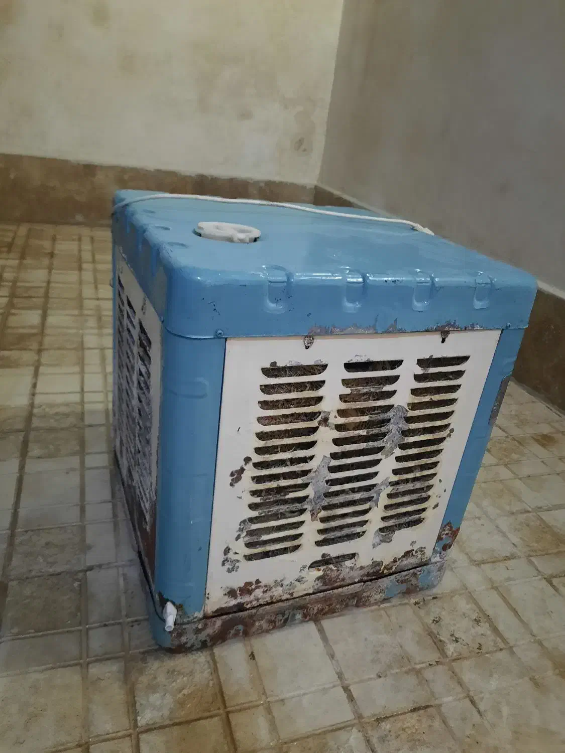 کولر آبی کاملا سالم|کولر آبی|هشتگرد, هشتگرد قدیم|دیوار
