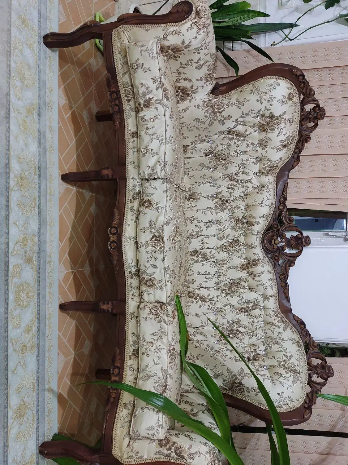 مبل هفت نفره سلطنتی|مبلمان خانگی و میز عسلی|مرودشت, فاز اول شهرک فرهنگیان|دیوار