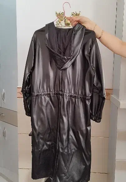 بارانی چرم|لباس|زنجان, |دیوار