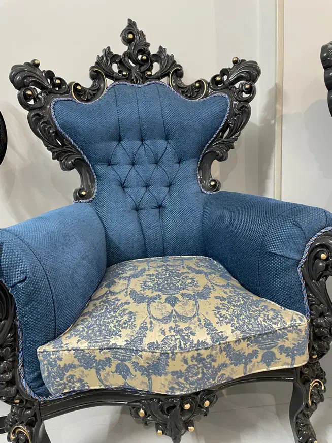 مبل سلطنتی ۹نفره سالم|مبلمان خانگی و میز عسلی|شاهین‌شهر, عطار|دیوار