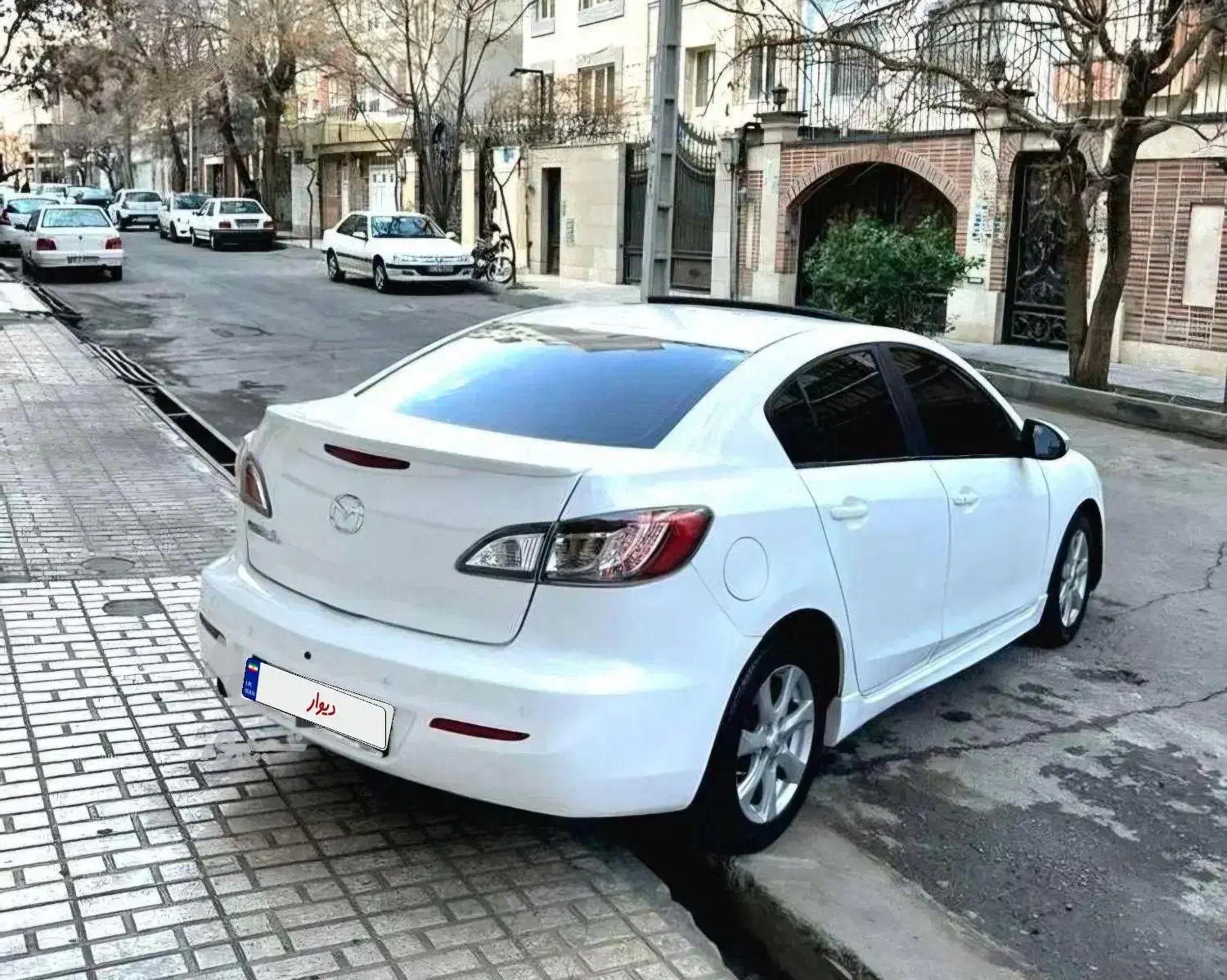 ماشین مزدا 3 سفید مدل 89 نیو فول ژاپن خانگی بشرط|خودرو سواری و وانت|اصفهان, بوستان ناژوان|دیوار