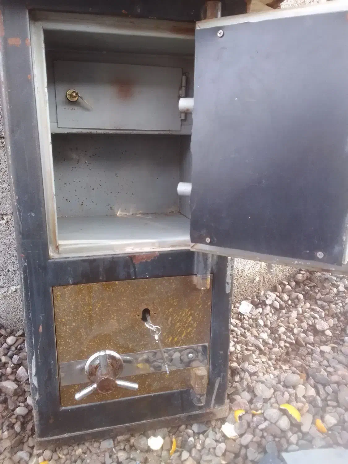 گاوصندوق دوطبقه.۳ملیون ۲۰۰هزارتومن.|ابزارآلات|لاهیجان, شهرک سلمان فارسی|دیوار