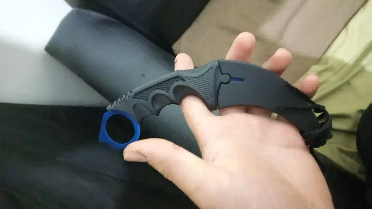 چاقو کارامبیت نو با رنگی زیبا و دل نشین|کوهنوردی و کمپینگ|فولادشهر, B4|دیوار