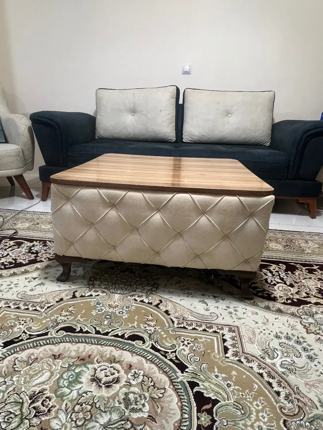 پاف جلو مبلی چستر|مبلمان خانگی و میز عسلی|پرند, فاز ۶|دیوار