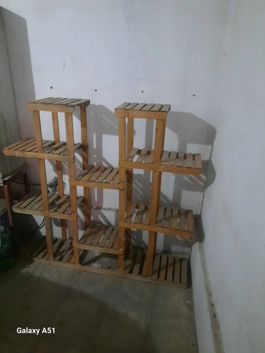 استندگلدان چوبی|کتابخانه، شلف، قفسه‌های دیواری|شیراز, غدیر جنوبی|دیوار