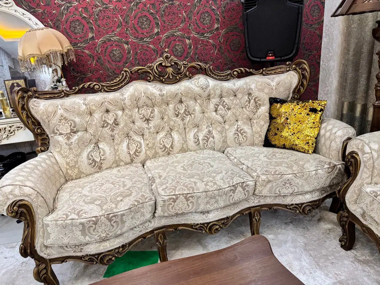 مبلمان کلاسیک|مبلمان خانگی و میز عسلی|قائم‌شهر, |دیوار