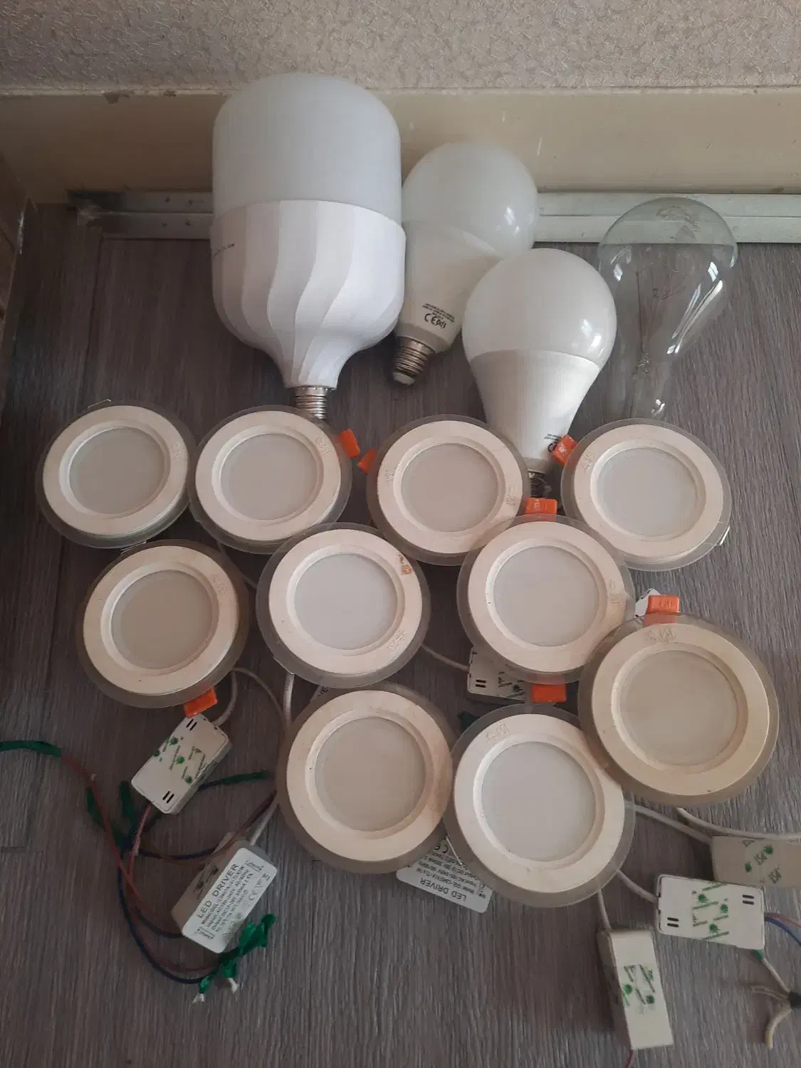 لامپ|لامپ و چراغ|تهران, تختی|دیوار