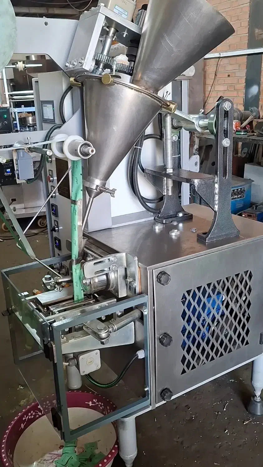 دستگاه بسته بندی نمک .سماق .اویشن. نسکافه .سس عسل|ماشینآلات صنعتی|قدس, شهرک صنعتی زاگرس|دیوار