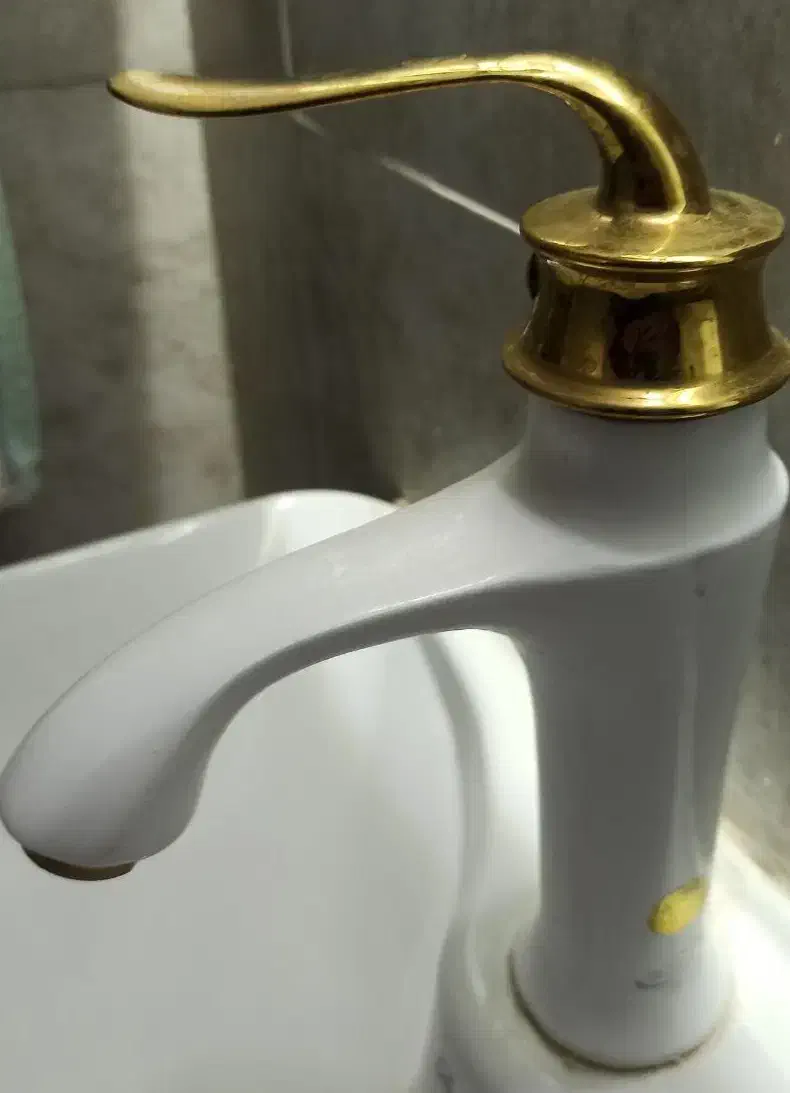 فروش شیر روشویی|لوازم سرویس بهداشتی|شاهین‌شهر, خانه کارگر|دیوار