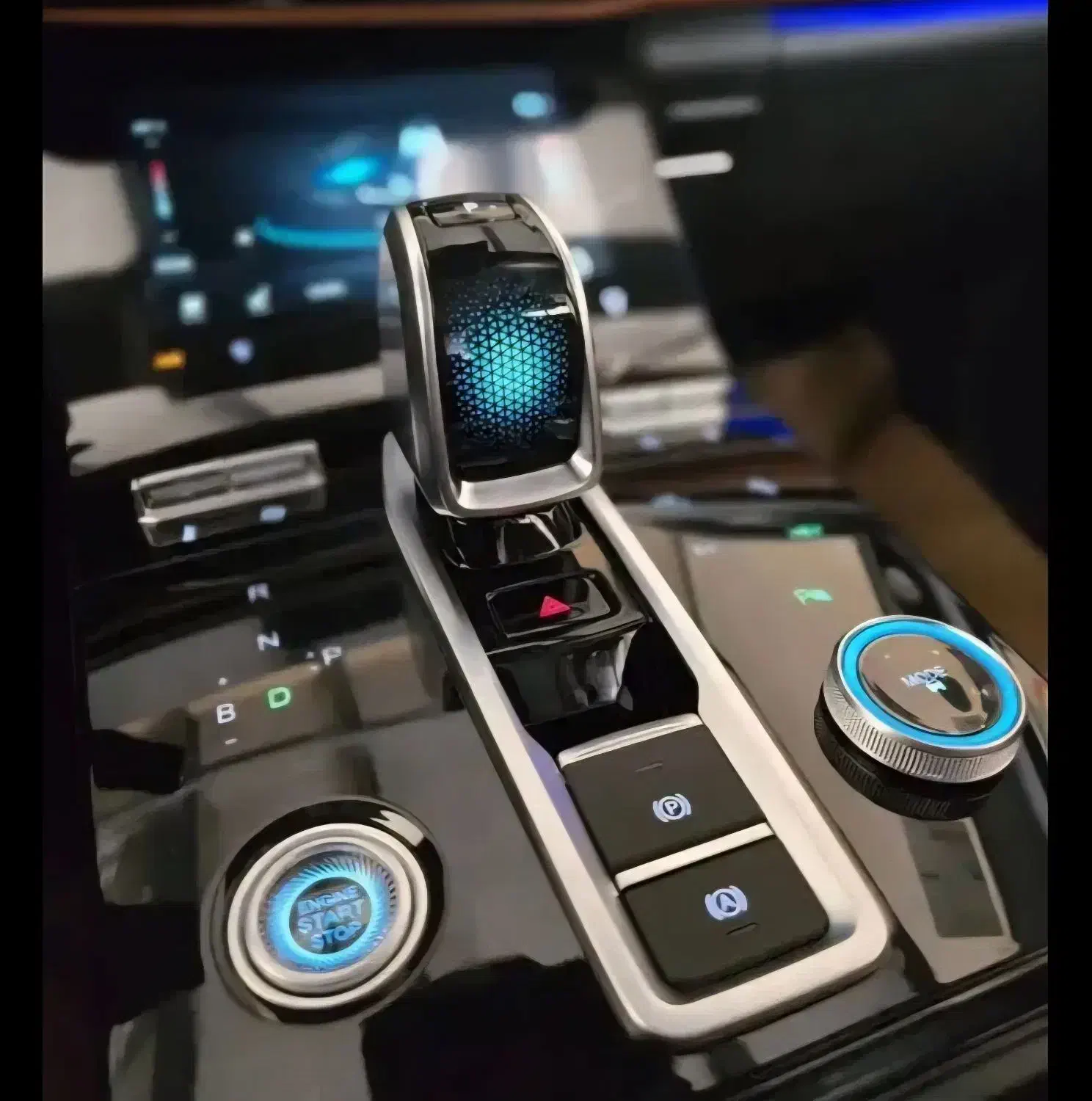 تیگو ۸ پلاگین هیبریدe+ 1404 قابل معاوضه|خودرو سواری و وانت|اصفهان, جلفا|دیوار