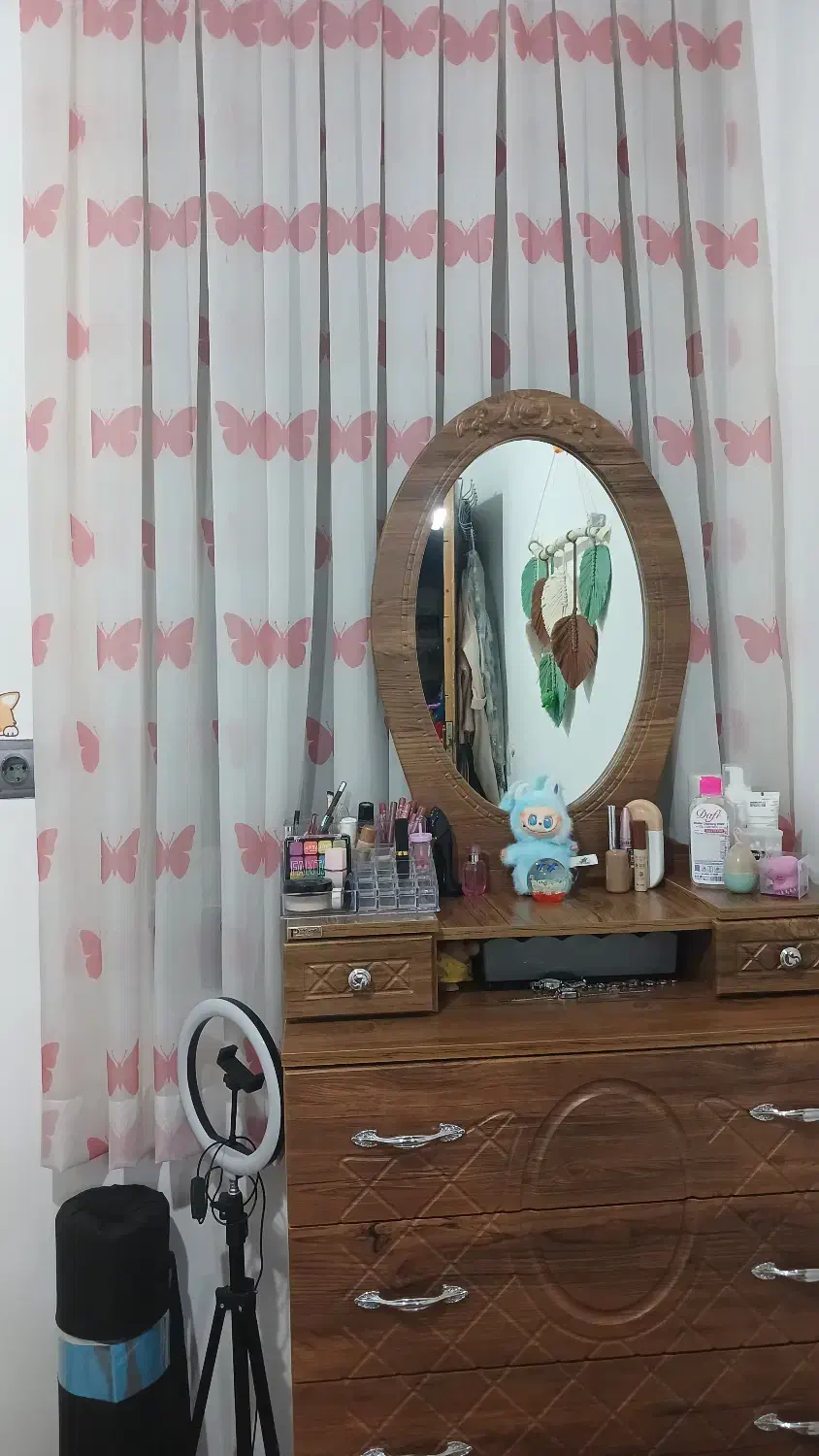 پرده جنس حریر بدون پارگی و زدگی میباشد|پرده، رانر، رومیزی|رشت, تازه آباد|دیوار