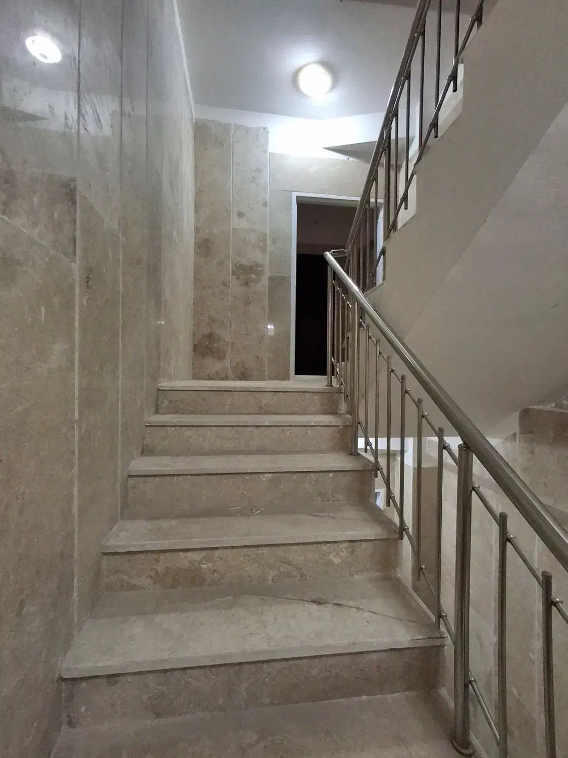 آپارتمان ۱۰۵ متری کلید نخورده تکواحدی دوخواب فول