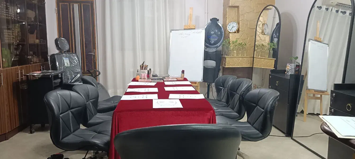 جذب همکار در لاین کوتاهی ومژه و رنگ و لایت ناخن|استخدام درمانی، زیبایی، بهداشتی|رشت, بازار|دیوار