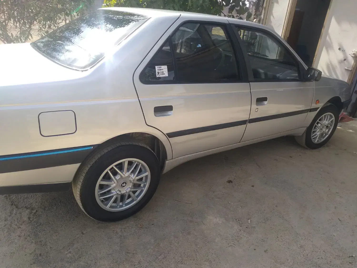 پژو 405عتیقه مدل 93بدونه رنگ|خودرو سواری و وانت|سنندج, |دیوار