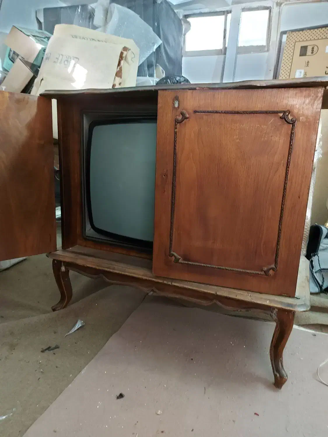 تلوزیون قدیمی نوستالژی|تلویزیون و پروژکتور|کرج, حصار|دیوار