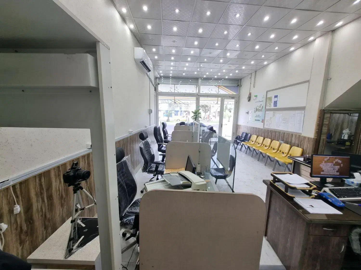 امتیاز دفتر پیشخوان با تجهیزات دفتر|دفتر کار|آستارا, |دیوار