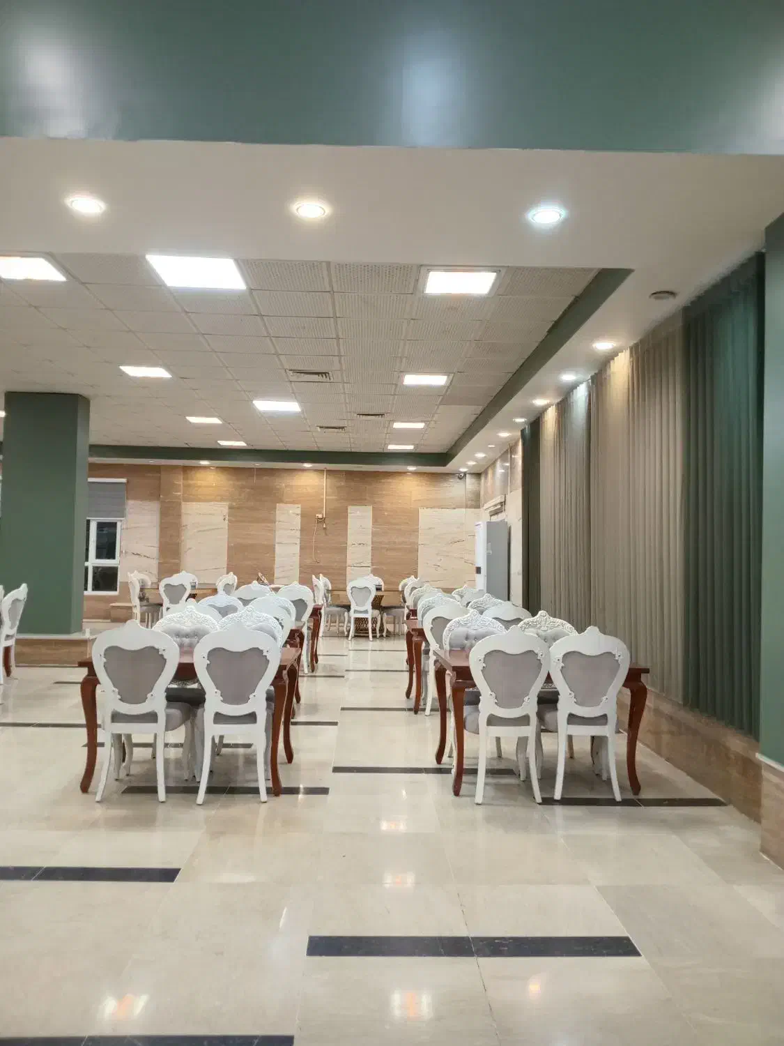 نیروی صندوقدارشیفت روز و شب|استخدام خدمات فروشگاه و رستوران|کوهین, |دیوار