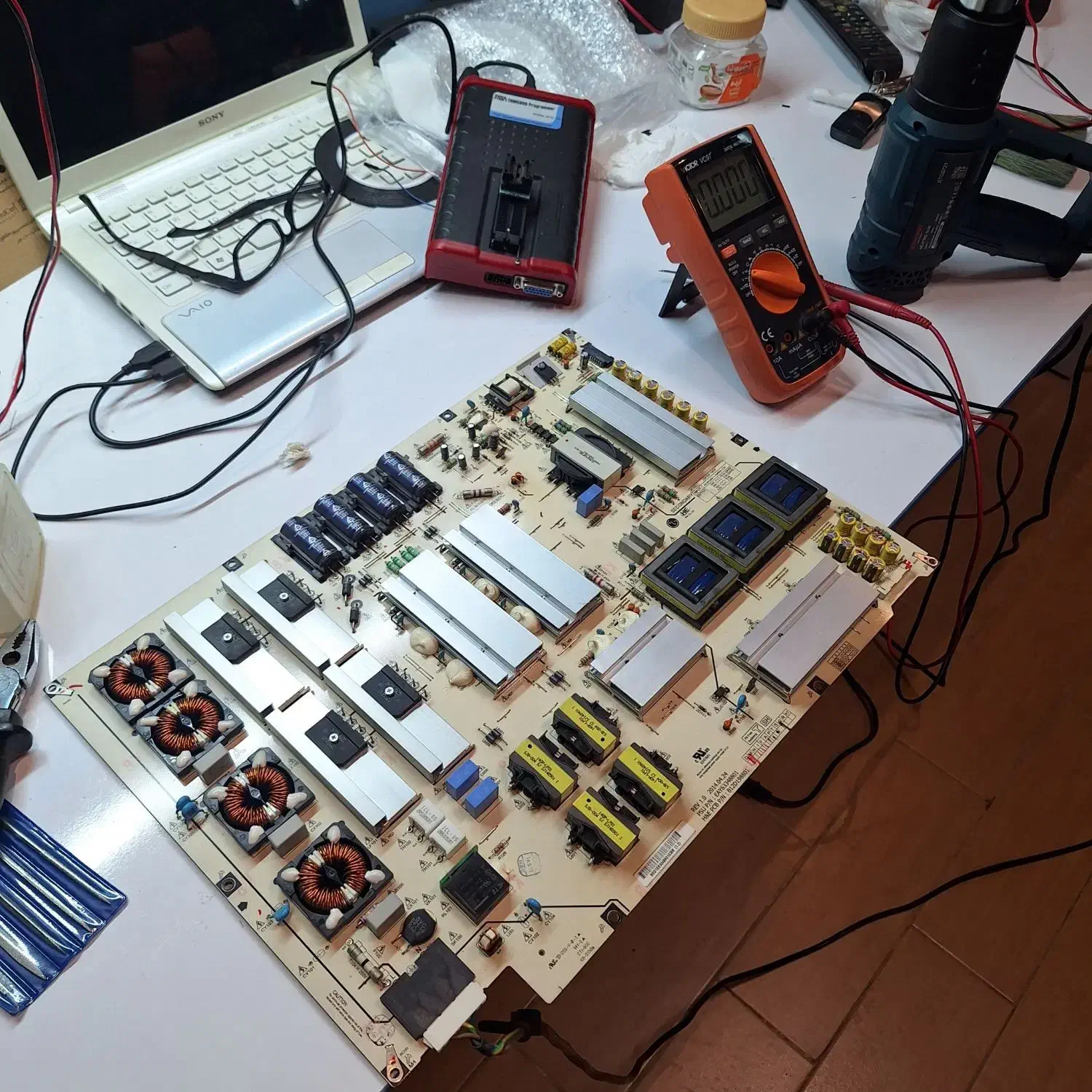 تعمیرات تلویزیون LCD LED|خدمات پیشه و مهارت|رشت, رشتیان|دیوار