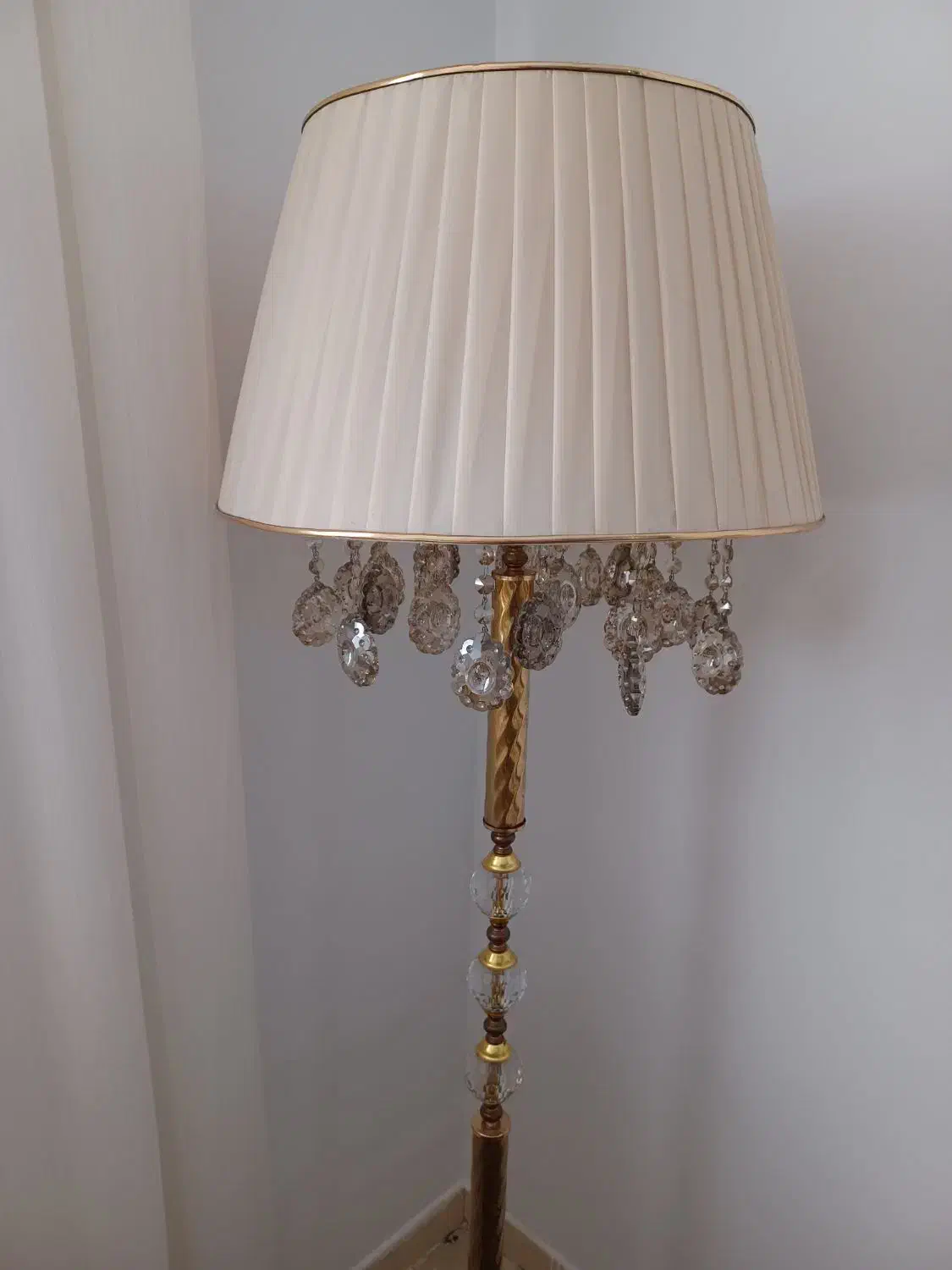 آباژور جدیدنو|چراغ خواب و آباژور|آبیک, |دیوار