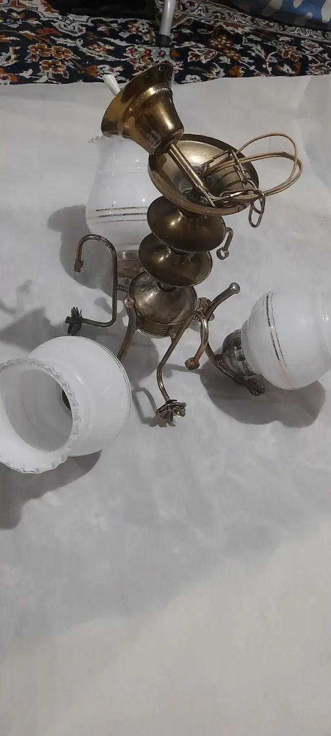 لوستر سه شاخه برنجی|لوستر و چراغ آویز|تبریز, |دیوار