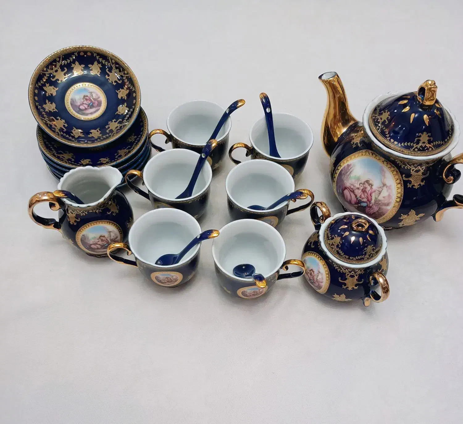 سرویس لیلی مجنون|کلکسیون اشیاء عتیقه|تهران, امیرآباد|دیوار