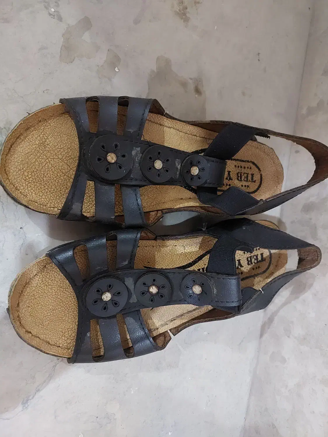 کفش|کیف، کفش، کمربند|اهواز, پادادشهر|دیوار